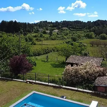La Maison Bleue Du Plot * Ailhon