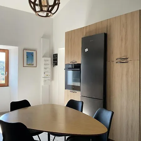 La Maison Bleue Du Plot *