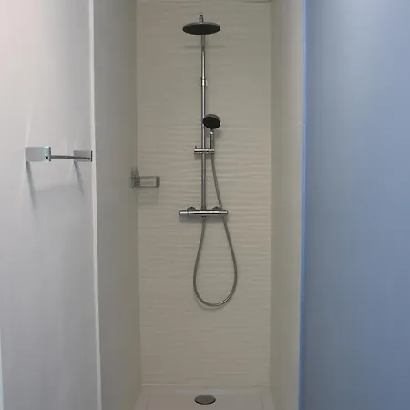 La Maison Bleue Du Plot Ailhon